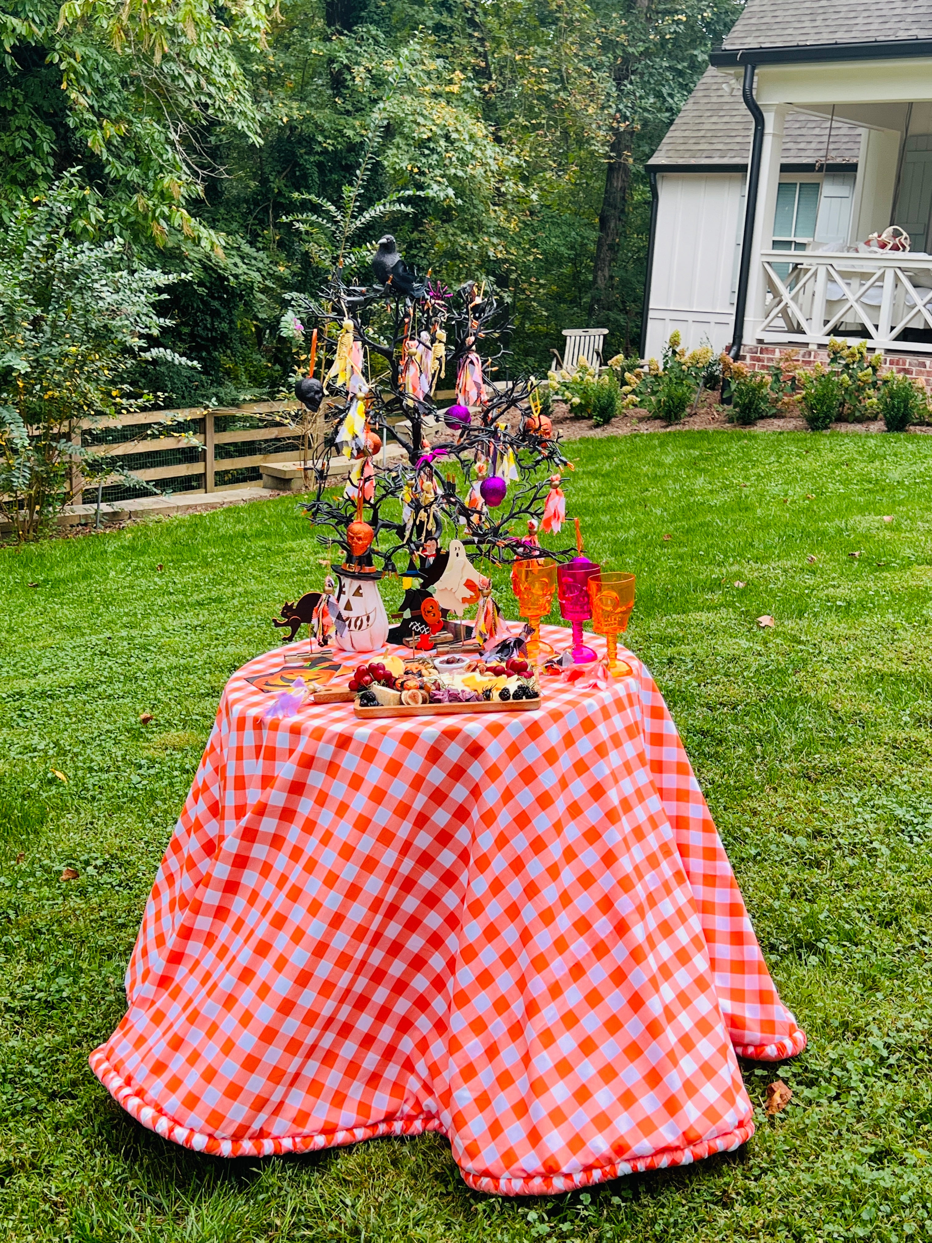 NOW TAKING ~PRE ORDERS~ FOR OUR CUSTOM TAILGATE TABLE SKIRTS!